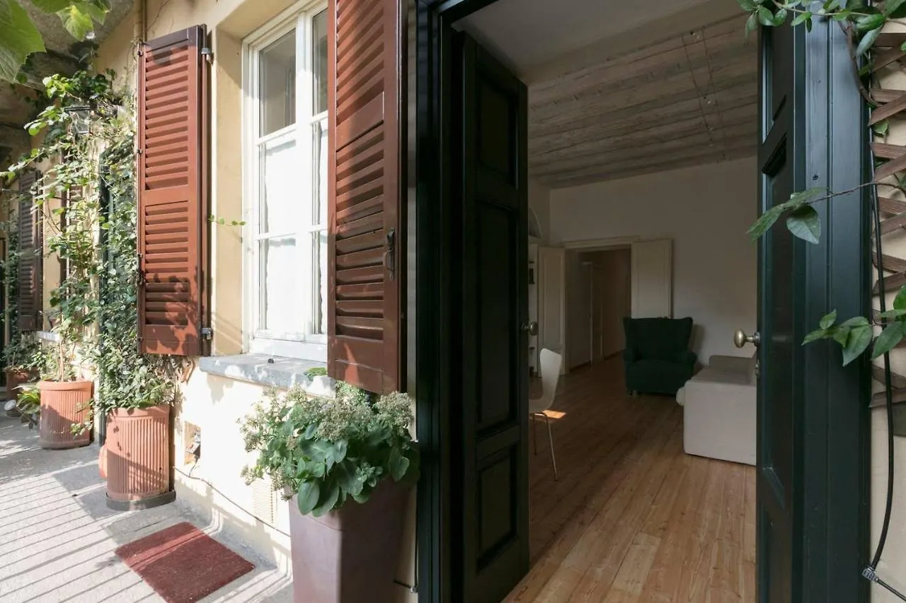 Naviglio, Sweet Dreams In The Heart Of The Fun Apartment Milan Italy